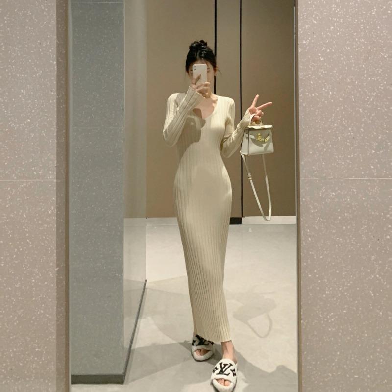 New Base with Knitted Long-sleeved Dress for Women's Autumn and Winter Senior Sense and Thin Temperament Hip-wrapped Long Skirt