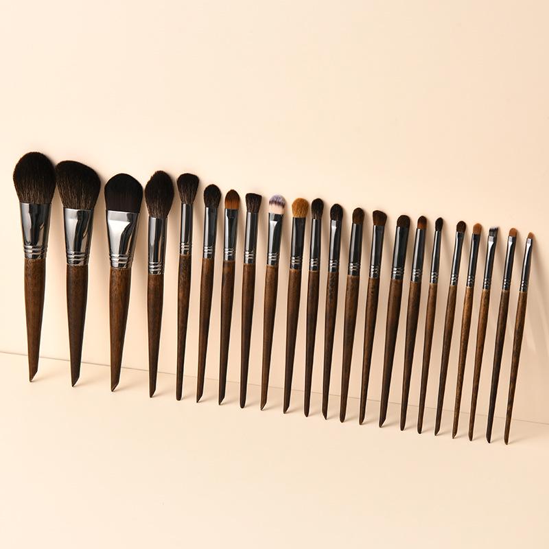 25-Piece Animal Hair Makeup Brush Set: Includes Wool Brushes for Eyeshadow, Nose Shadow, and Foundation - Artist Recommended