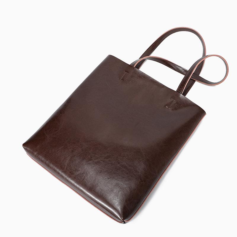 Women's Genuine Leather Tote Bag - Large Capacity Underarm Handbag, Elegant 2026 New Style, Oil Wax Cowhide, Perfect for Commuting.