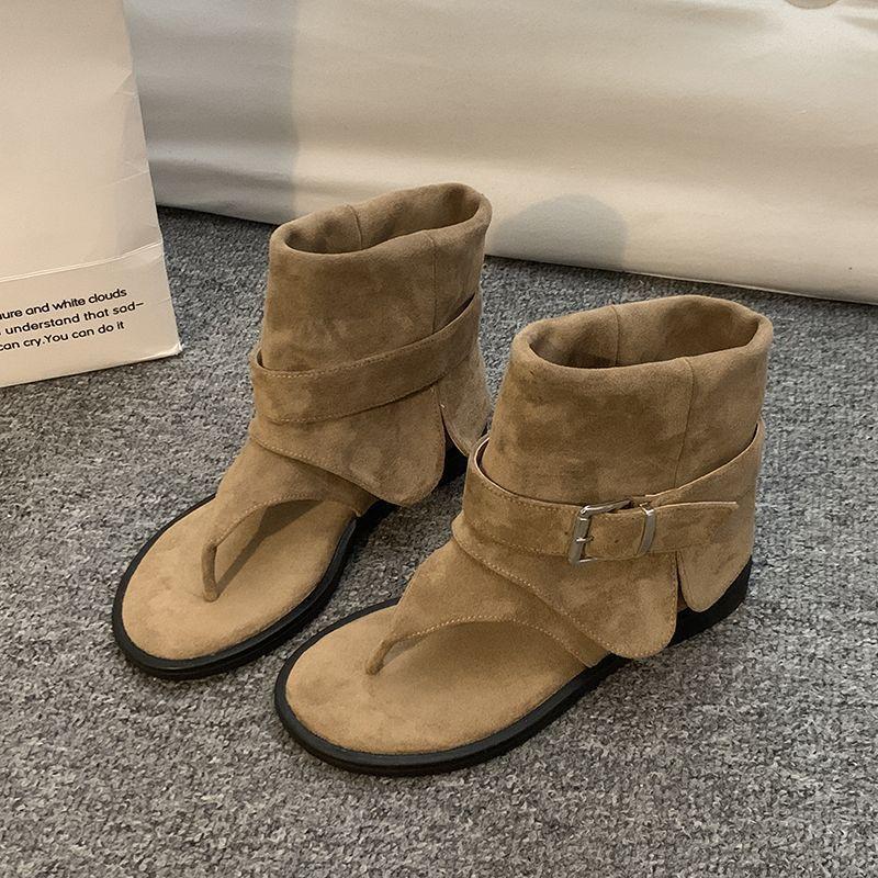 

French flip-flops women s flat-bottomed cool boots wear 2025 new retro flat-bottomed temperament sleeve trousers short boots 40