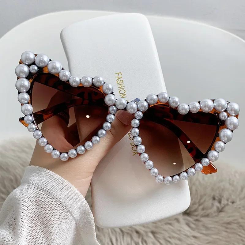 Heart Shape Large Frame with Pearl Sunglasses Women Men Fashion Sun Glasses Shades Vintage Retro UV400 Eyewear for Female