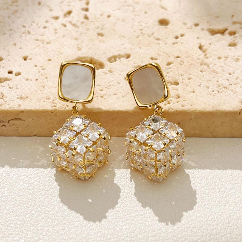 High-end square zircon earrings, fashionable commuting earrings, women's light luxury personalized earrings