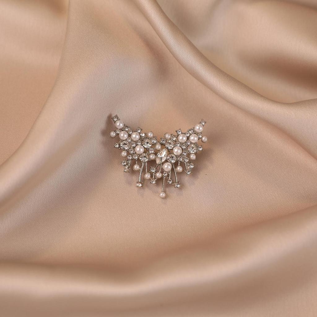 Elegant Pearl Brooch for Women's Suits - High-End Jewelry Pin