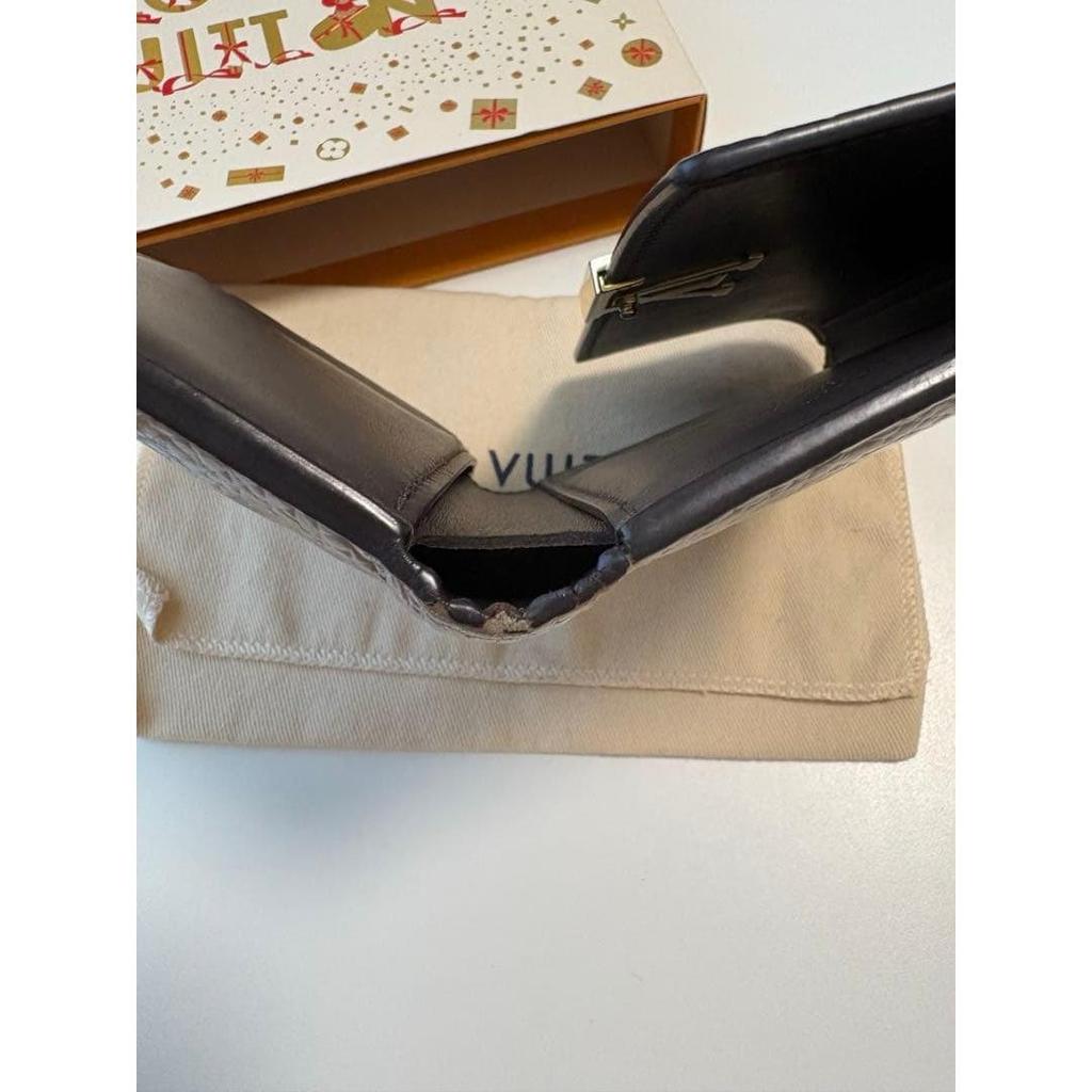 Used Louis Vuitton Capucines Trifold Wallet