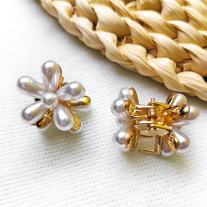 

Camellia Mini Hair Clip for Women - Sweet and Stylish Bangs & Headdress Accessory