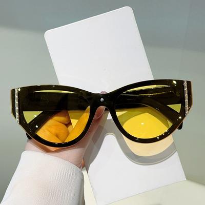 Sexy Cat Eye Sunglasses Women Men Vintage Punk Trendy UV400 Protection Rivet Shades Outdoor Travel