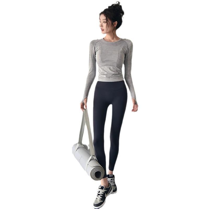 Women's Slim Fit Long Sleeve Quick Dry Round Neck Sportswear Top for Autumn/Winter Yoga & Running. Breathable Fitness Clothing.
