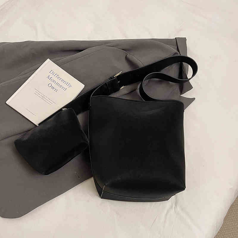 Casual Wide Shoulder Strap Crossbody Bag Women Fashi Versatile Single Shoulder Bags Large Capacity Commuter Bucket Handbags