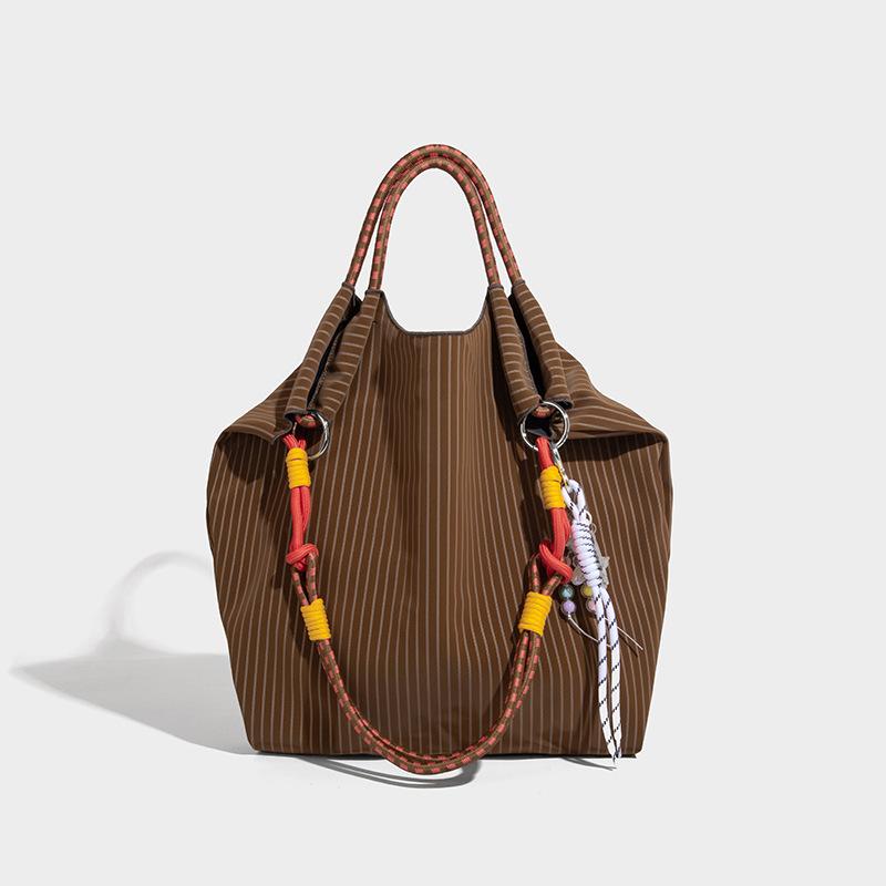 

Оптовая Премиальная Универсальная Сумка-Ведро Женская 2025 Новая Большая Вместимость Модная Повседневная Дорожная Сумка на Плечо One Size