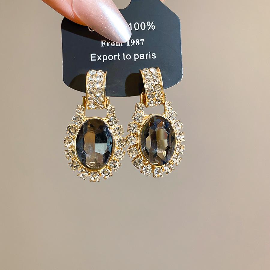 Silver Needle Rhinestone Oval Stud Earrings: Retro & Elegant, High-End Feel for Women
