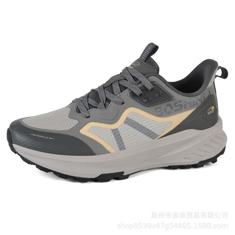 Hochwertige, flache Sneaker mit weicher Sohle und Dämpfung – leicht, bequem und ideal für Outdoor-Aktivitäten. Perfekt für den Alltag.