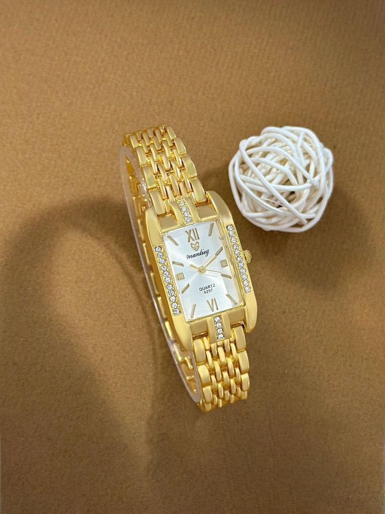 Alloy Square Steel Strap Watch Female Simple Rhinestone Square Diamond Roman Female Dial