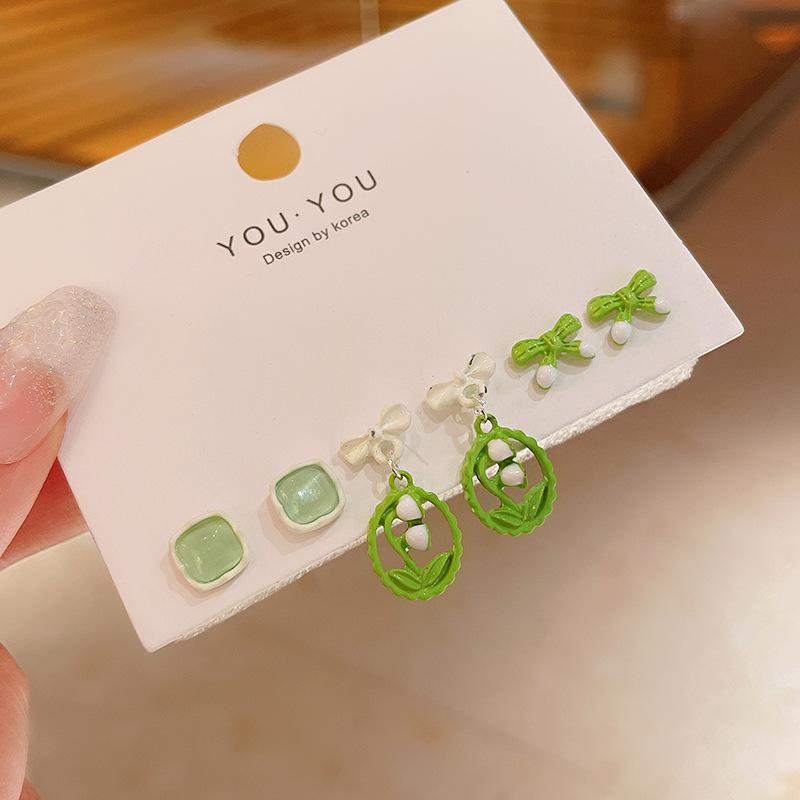 

Набор серег-пусет «Серебряная игла» с бабочками: Простой стиль Мори для повседневной элегантности