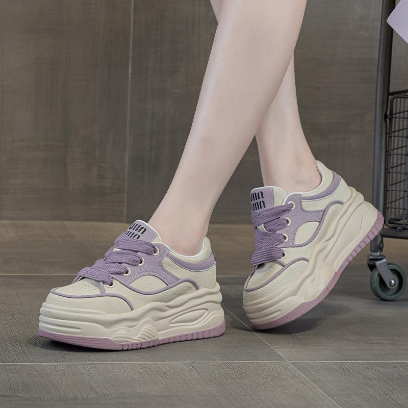 5521 Frühling und Sommer neue dicksohlige Rindsleder weiße Schuhe Damen Sport und Freizeit klassische vielseitige Board-Schuhe