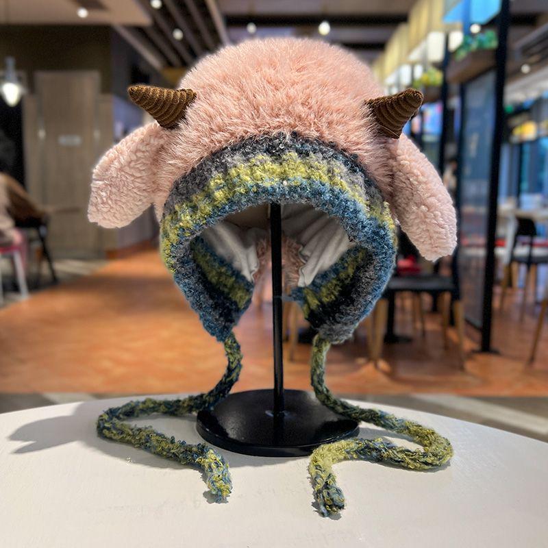 

Милая шапка из овечьей шерсти в корейском стиле: Женская теплая вязаная шапка-пуловер с завязками для защиты ушей, шапка Лей Фэн на осень и зиму.