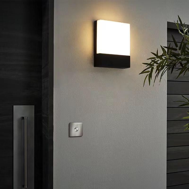 

Waterproof LED Outdoor Wall Light for Hotels, Gardens, Villas & Balconies Regular Type