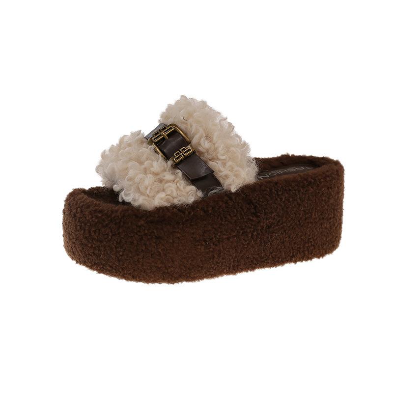 Retro plysjdesign fluffy tøfler dame yttertøy 2025 ny høst og vinter tykksålede høydeøkende beltespenne bomullstøfler