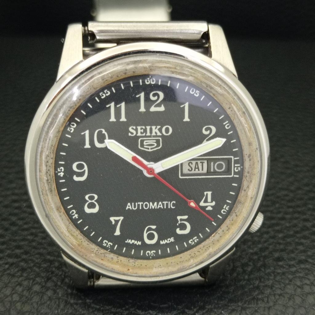GENUINE VINTAGE SEIKO 5 AUTOMATIC JAPAN MENS BLACK COLOR DIAL WATCH a702411-5 R124-a702411