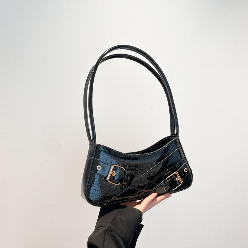 

Модная сумка женская сумка новый локомотивный ветер милый крутой ветер горячей девушки ручная сумка нишевый дизайн одно плечо сумка-пельмень чёрный