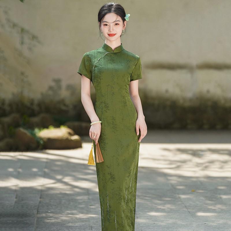 Womens Modern Chinese-Inspired Long Cheongsam Dress With Stand Collar 3D Floral Jacquard Short Sleeve Vintage Style Medium