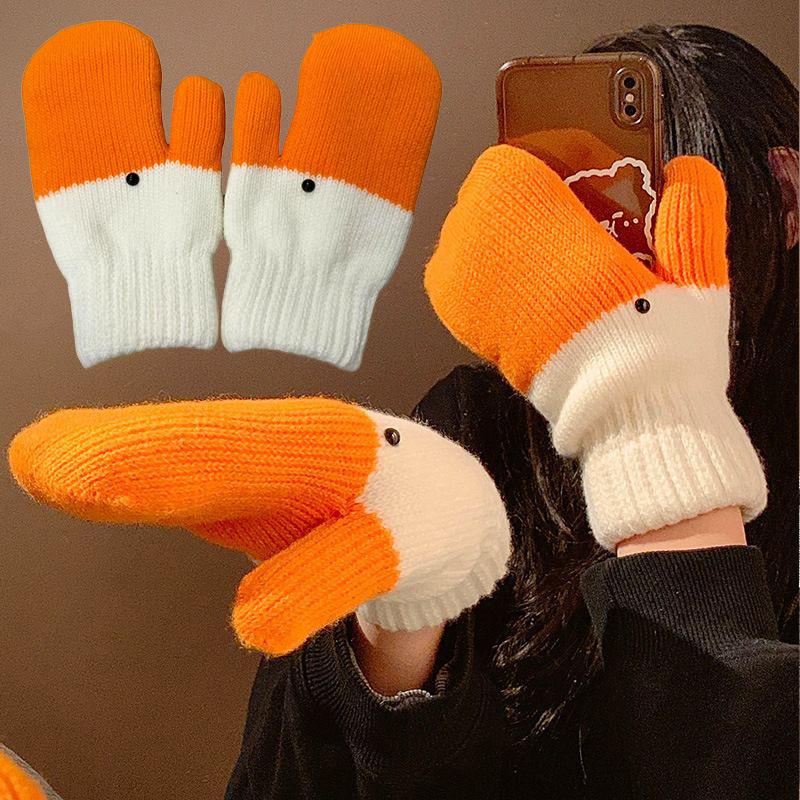 1Pair Comfortable and Warm Swan Knitted Gloves with Creative and Cute Design for Winter