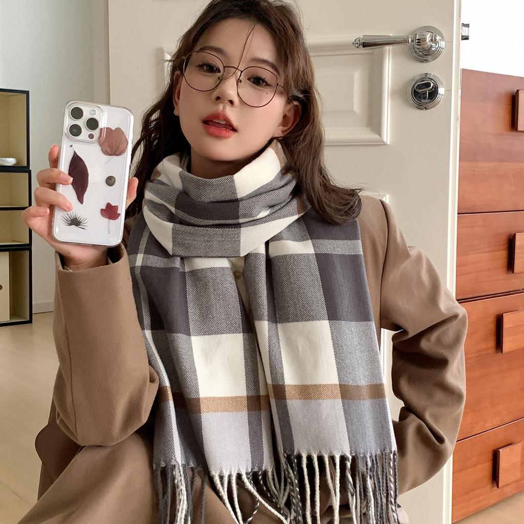 Autumn and winter imitation cashmere British classic fringed scarf black and white khaki plaid scarf couple versatile atmosphere