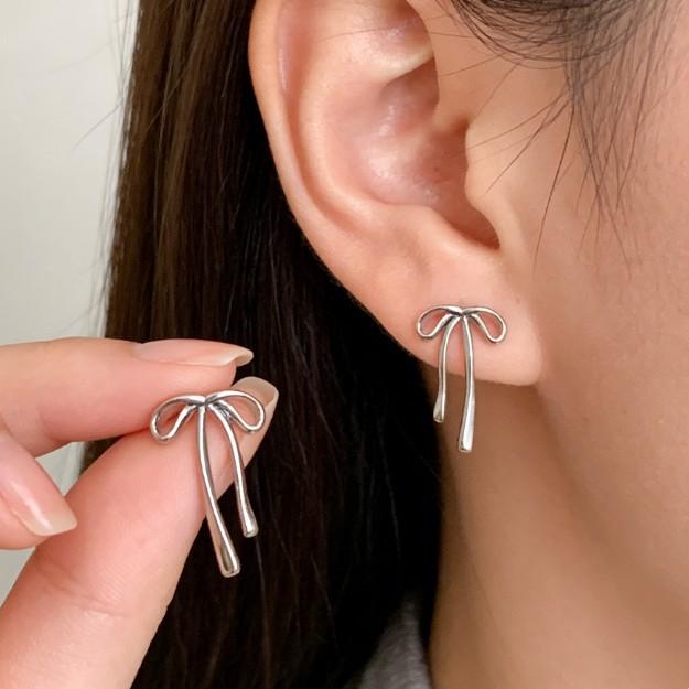 Minimalist Design Bow Streamer Stud Earrings Femininity Fashion Versatile Niche Design Sense Daily Commuter Earrings