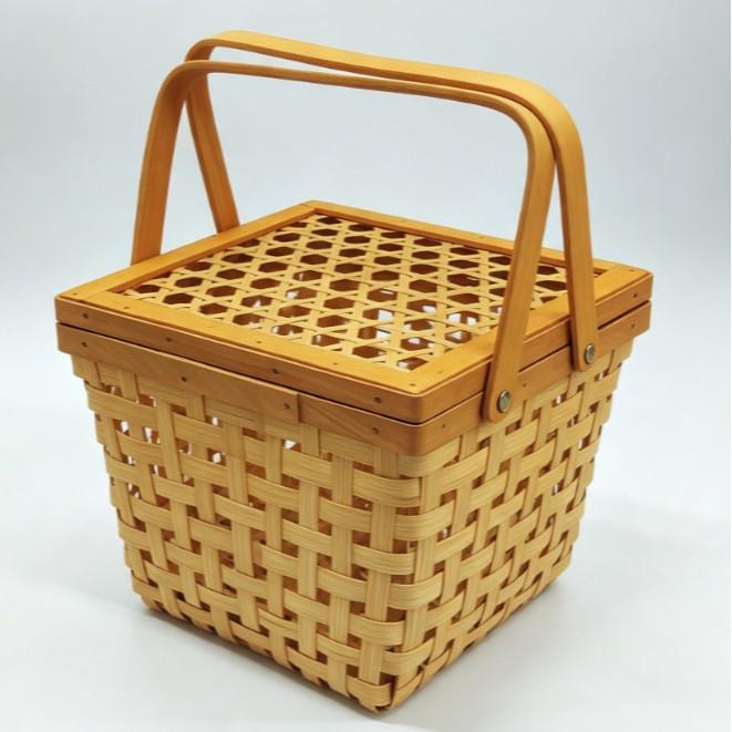 Bamboo Woven Handheld Basket with Lid for Kitchen or Snack Storage