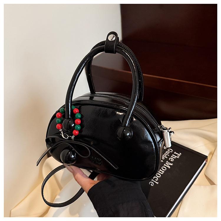 

2025 Internet popular bag fashionable versatile pillow bag exquisite high-end texture niche portable shoulder messenger bag чёрный