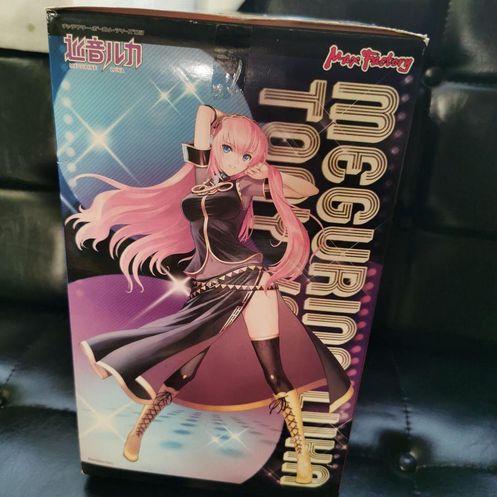 [USED] Opened MEGURINE LUKA TONY VER. figure
