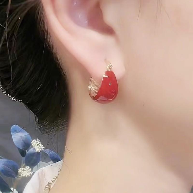 Retro Temperament Niche Design Earrings for Women French Light Luxury New Versatile Ear Buckles for Women