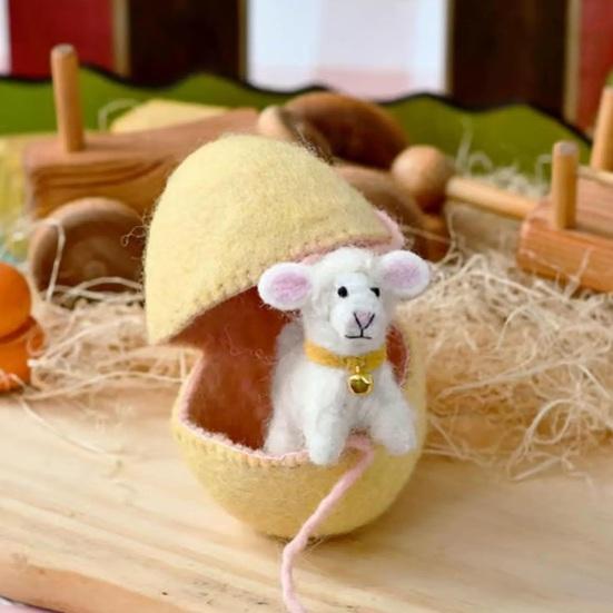 3/6pcs Easter Egg Ornament with Hidden Felt Animal Toy Handmade Lace-Up Egg with Animal Inside Desktop Easter Holiday