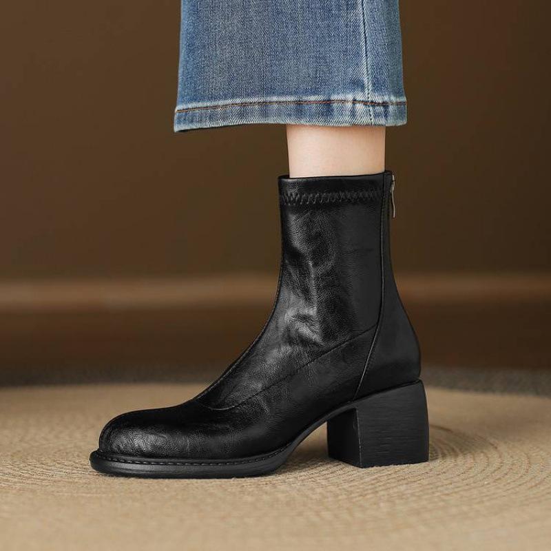 Autumn and Winter Leather Women's Large-size Martin Boots Round Head Korean Version Comfortable Rear Zipper High Heel Solid Color New Medium Boots