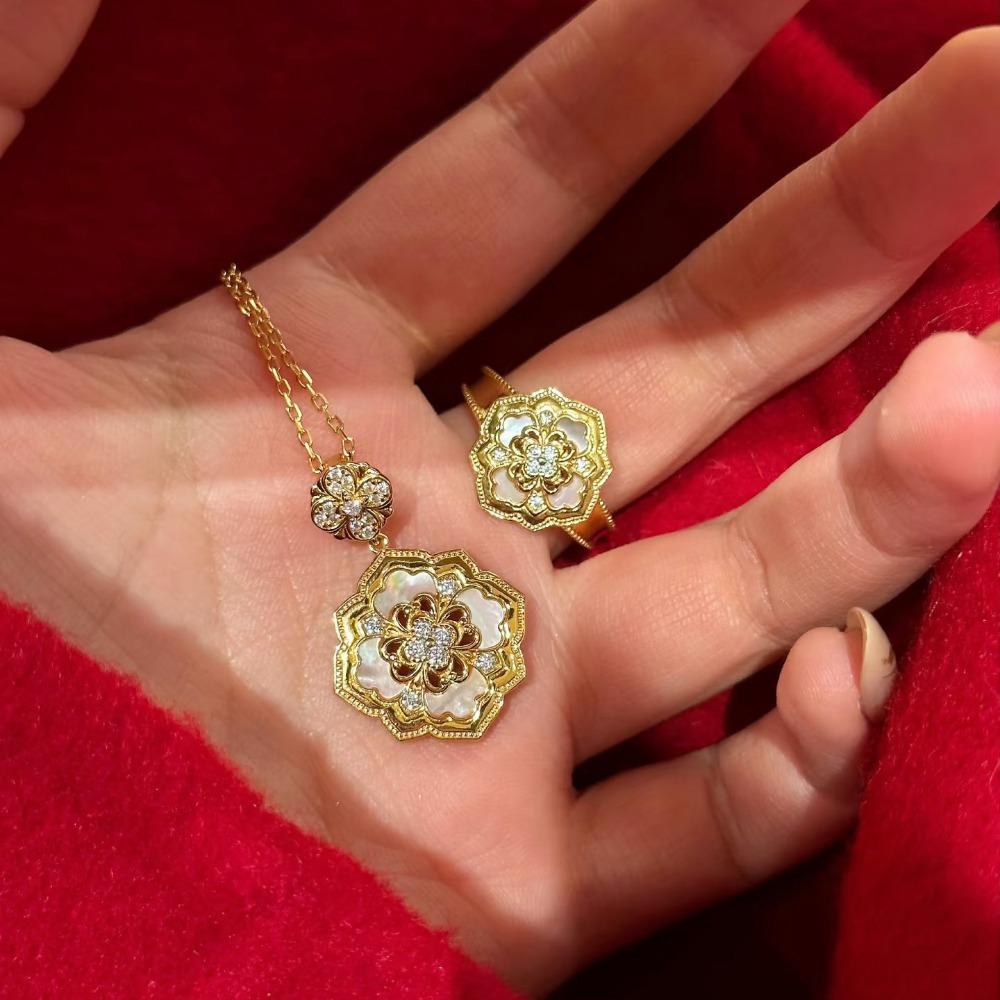 Women Jewelry Set Italian Vintage Rose Flower White Shell Necklace with Mother of Pearl Ring