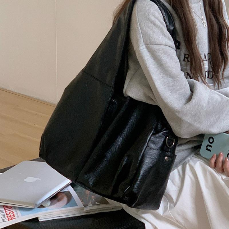 Large Capacity Bag 2025 Summer New Shoulder Bag Soft Surface Casual Retro Tote Bag Messenger Bag Women