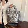 2025 Autumn and Winter Down Large-capacity New Fashion Shoulder Bag Design Casual Commuter Tote Bag Handbag