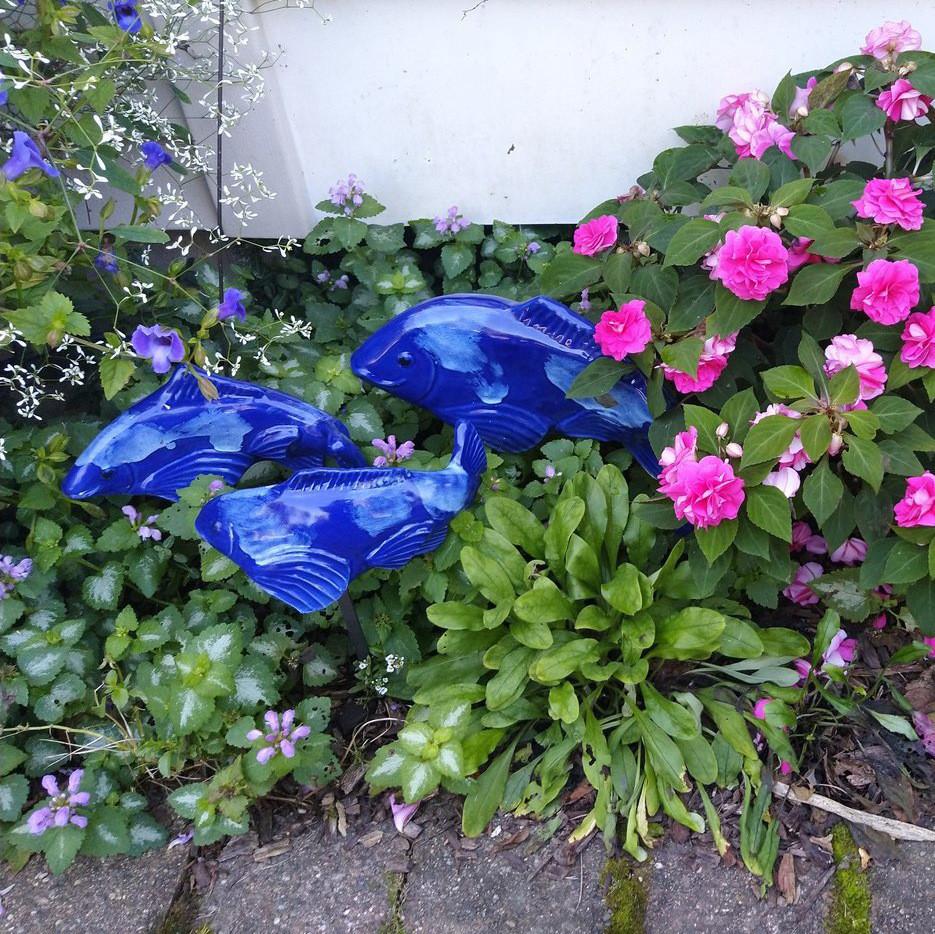 Elegant Resin Koi Garden Decoration In Various Colors Ideal For Outdoor And Indoor Display