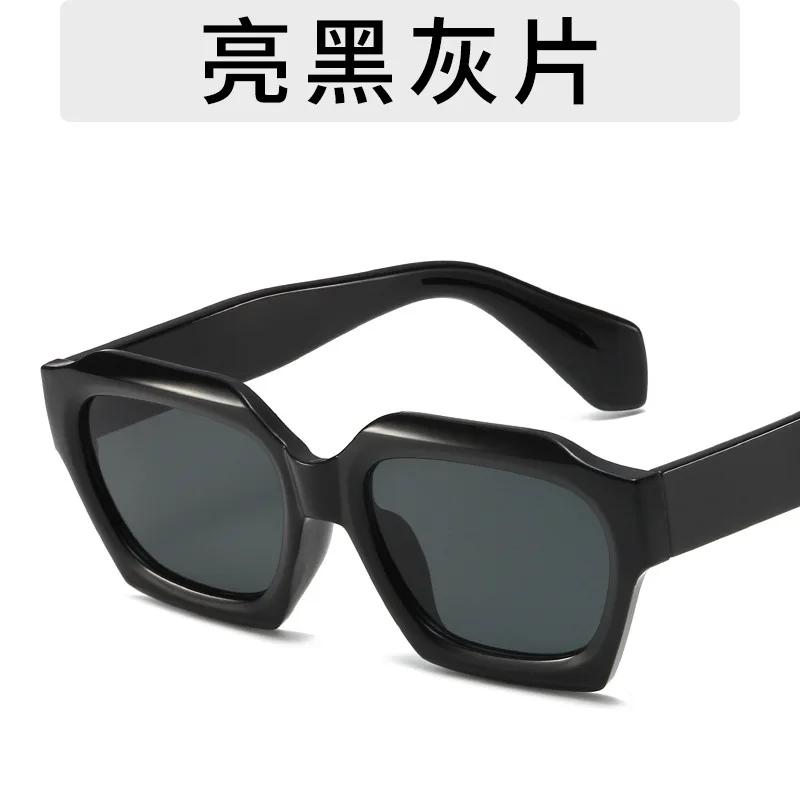 

Fashion Square Sunglasses Woman Brand Designer Vintage Sun Glasses New Female Travel Shades Eyewear UV400 Gafas De Sol 1PC
