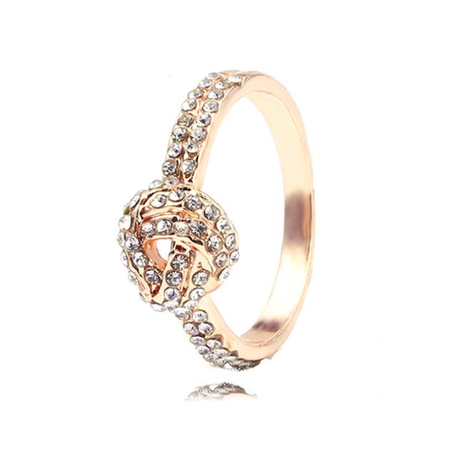 Anel Empilhável Cor Ouro Estilo Europeu Coroa Flor Anel de Dedo Para Mulheres Esposa Joia de Casamento Noivado Oferta Especial