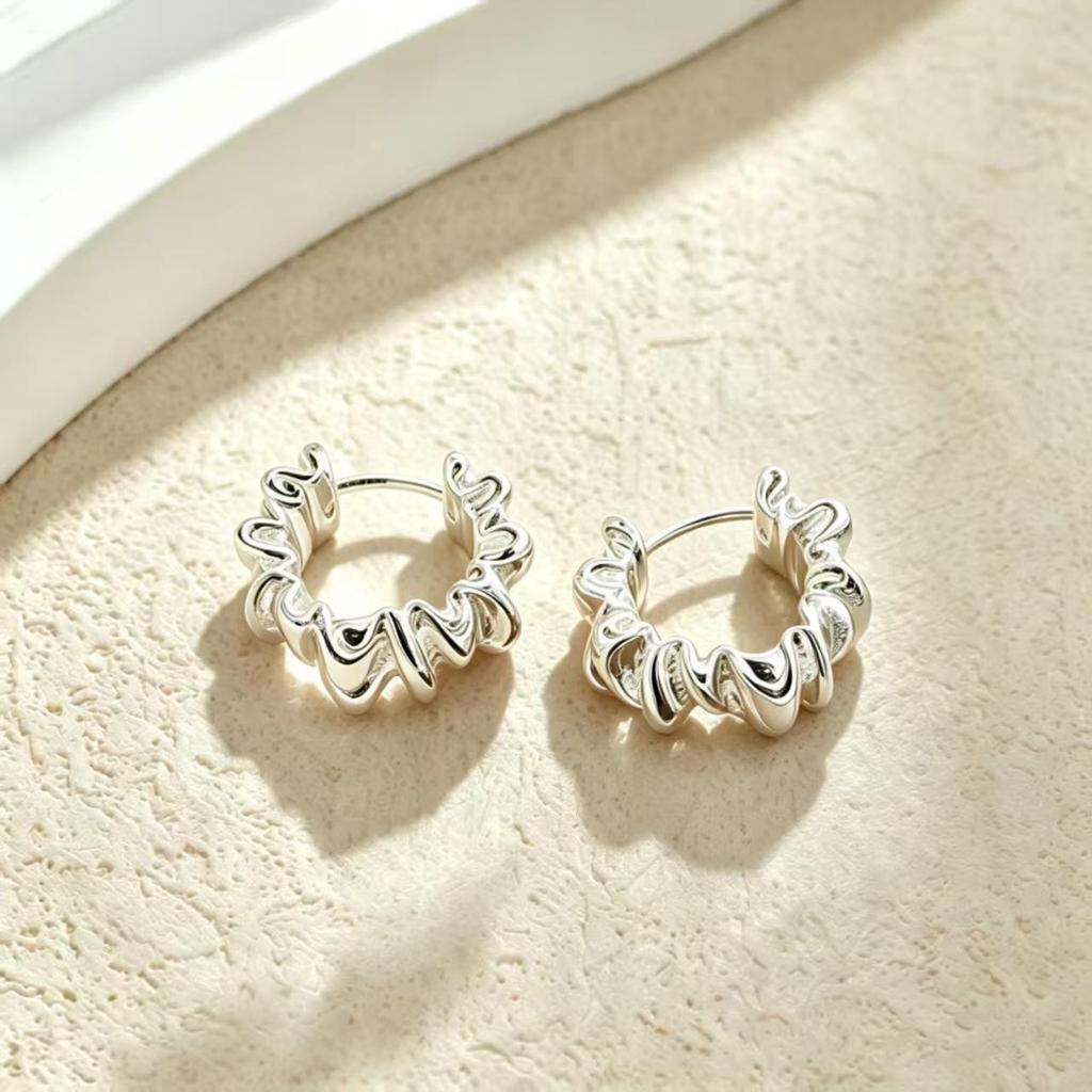French Retro Irregular Wave Hoop Earrings In Niche Cold Metal Style