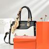 Send gifts, high-end new Chinese style embroidered messenger bag, send mother Chinese women's handbag, new summer