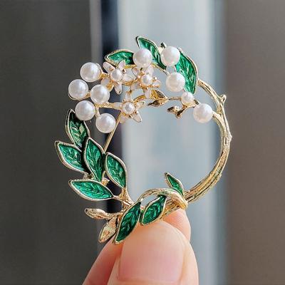 Stilvolle Und Schlichte Emaille-Legierung Gardenie Brosche Anstecknadel Damen Anstecknadel-Accessoires