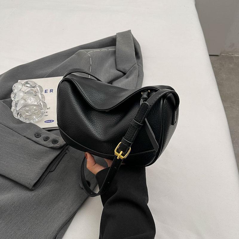 This year's popular casual fashion dumpling bag women's bag new high-end versatile retro texture shoulder messenger bag