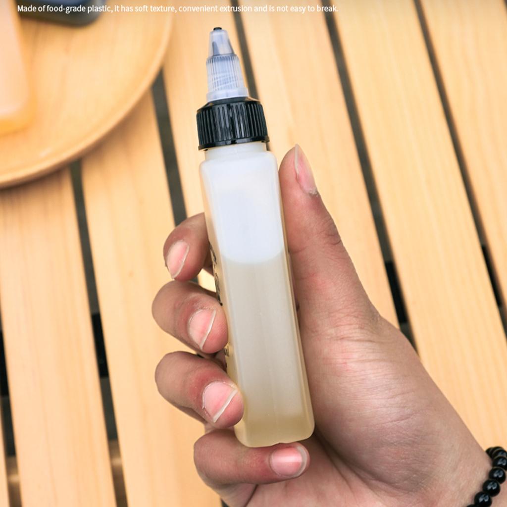 Sauce Bottle Seasoning Bottle Outdoor Oil Dispenser Bottle Condiment Squeeze Bottles Oil and Vinegar Dispenser Bottle