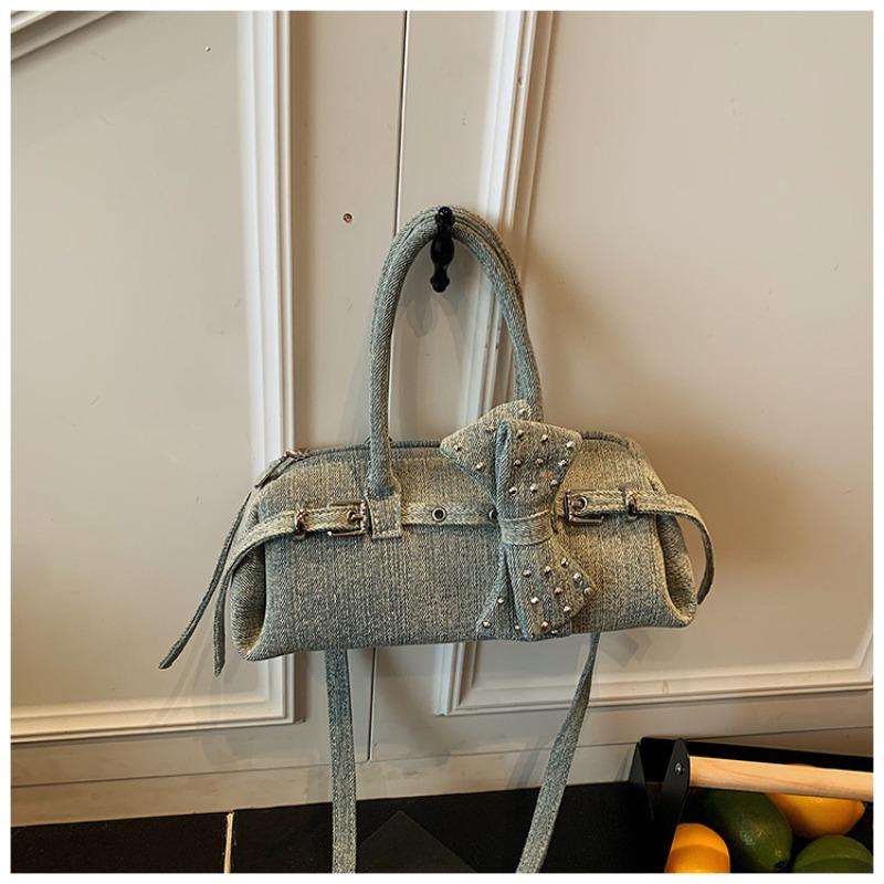 Niche New Portable Pillow Bag Women's Fashion Design Personalized Commuting Leisure Shoulder Messenger Bag