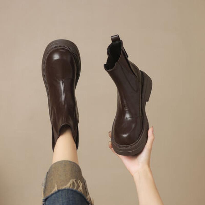Korean version of round head solid color medium boots medium heel large size women's boots square heel autumn and winter leather boots sleeve ru