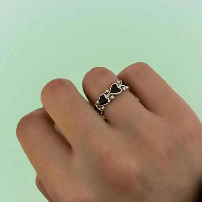 Dunkler Retro Herz Offener Ring - Minimalistisches Leichtes Luxus Cooles Design