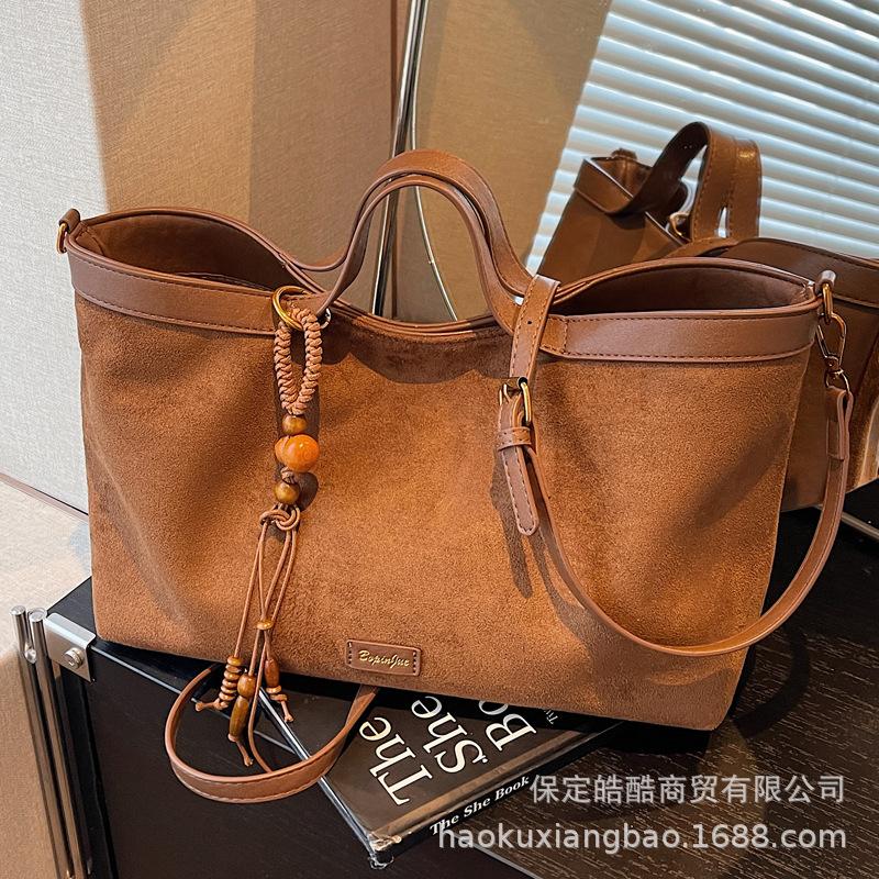 Premium textured bag women's large capacity 2025 new autumn and winter versatile retro messenger bag portable commuter tote bag