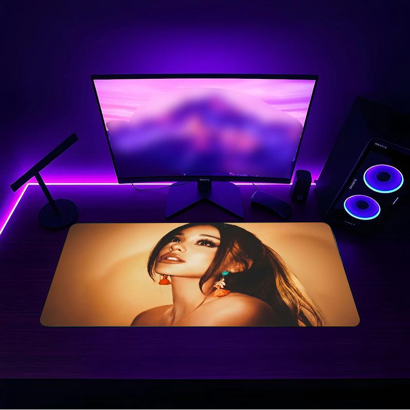 Ariana Grande (14) Mouse pad with a non slip rubber base suitable for home offices and an ideal gift for gamers