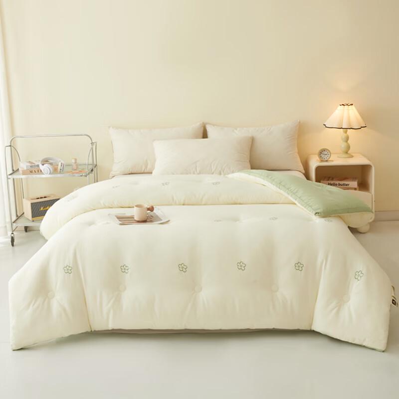 Miiow A-Class Soybean Fiber Quilt for Autumn and Winter